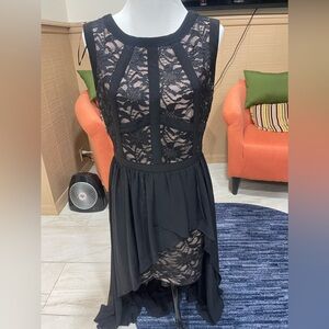 Black elegant dress! Only worn once, great condition!